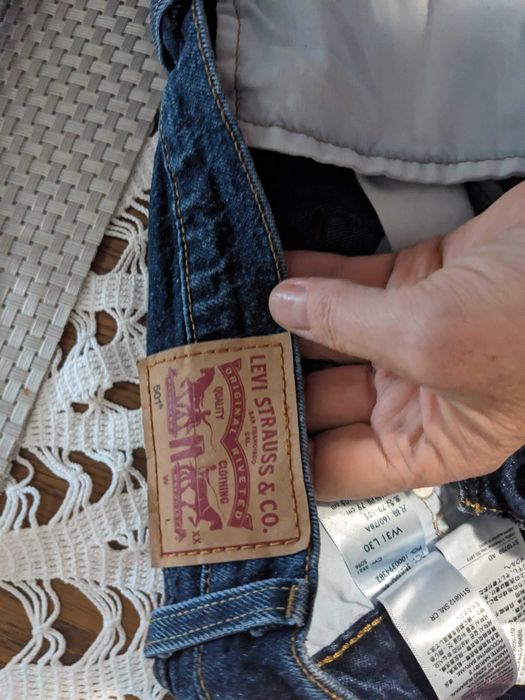 Spodnie jeansowe Levis 501 W31 L30 przecierany granatowy