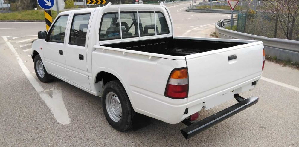 Carrinha com cabine dupla