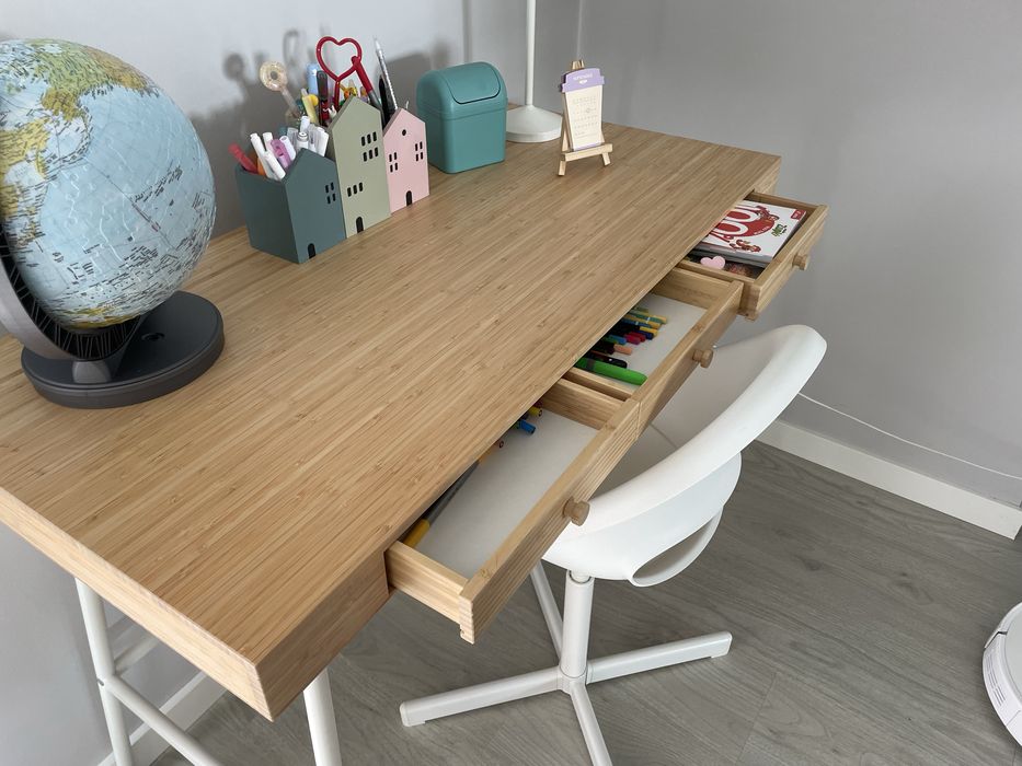 Secretária IKEA LILLÅSEN – *Oferta da Cadeira*