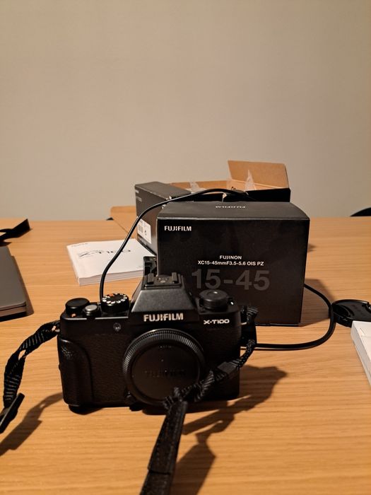 Fujifilm X-T100 + Lente FUJINON XC 15-45mm F3.5-5.6 OIS PZ (Nova)