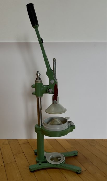 Wyciskarka do granatów i soków izraelskiej firmy Zakseberg