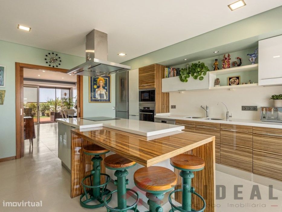 Moradia T4 - Primeira linha de Mar