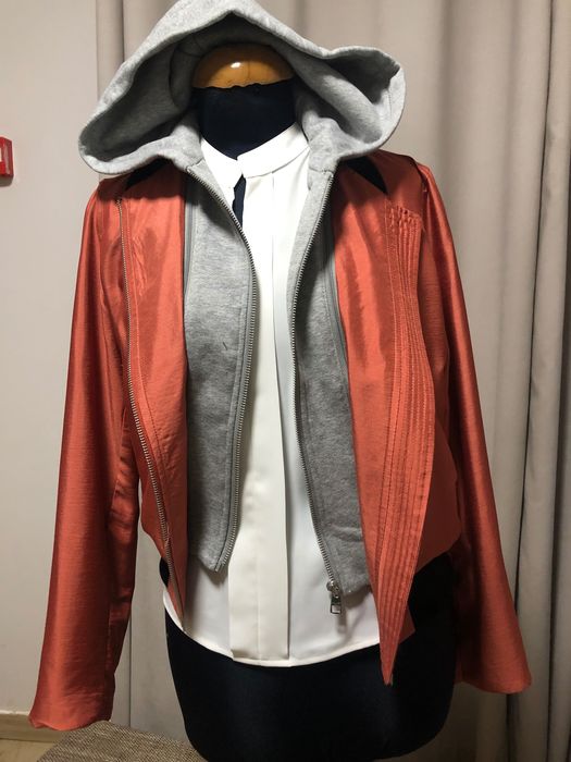 Жіноча вітровка Кельвін Кляйн. Нова.