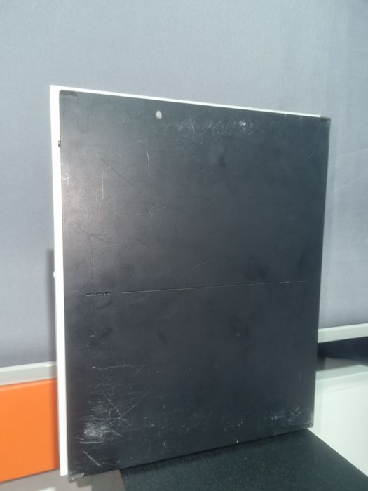 Troco/vendo Xbox one S de 1terabyte com comandos e 5 jogos