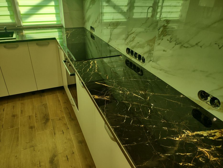 Столешница на кухню из керамогранита , мойкиа из керамогранита