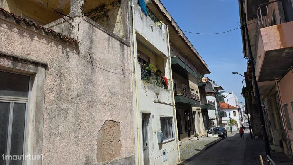 Moradia para recuperar no centro de Pombal - Oportunidade de Investime
