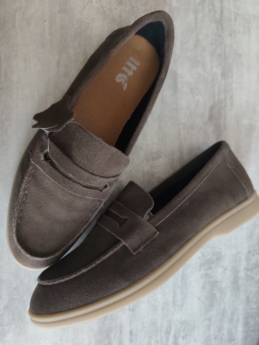 Жіночі замшеві лофери