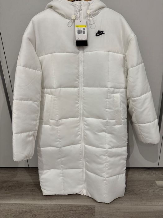 Куртка  довга жіноча Nike Therma-Fit Classic Parka  S Біла