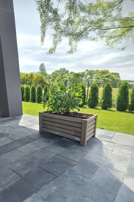 Donica drewniana duża na kwiaty iglaki na taras do ogrodu  skrzynia