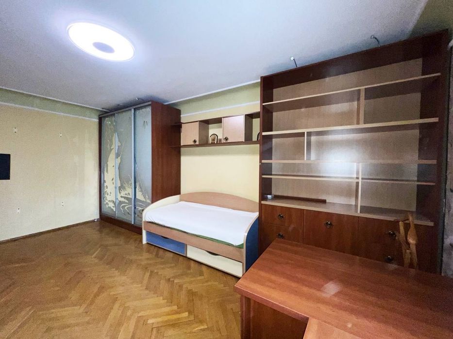 Продаж 3к квартири з якісним ремонтом неподалік центру міста