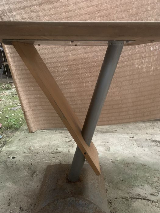 Mesas de café em madeira e ferro