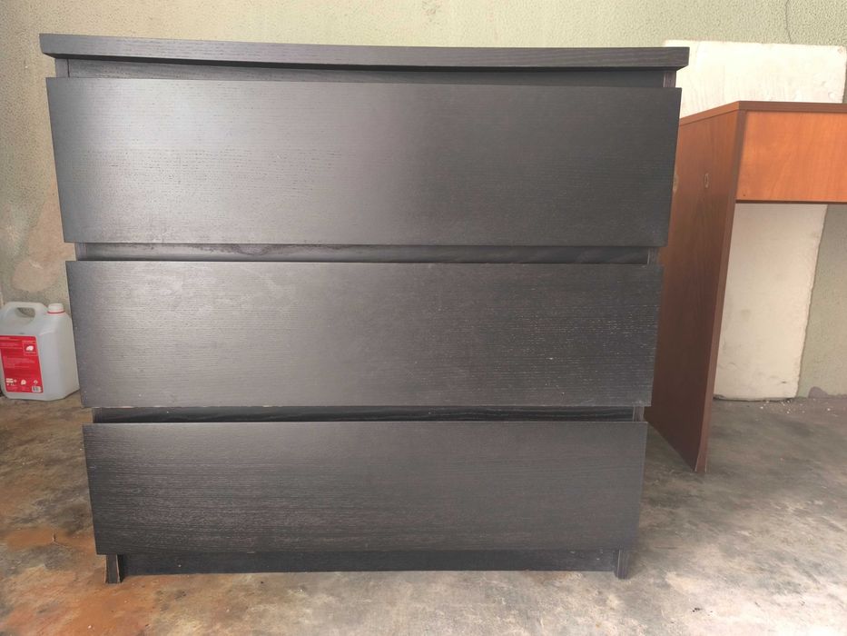 Cómoda IKEA Castanha