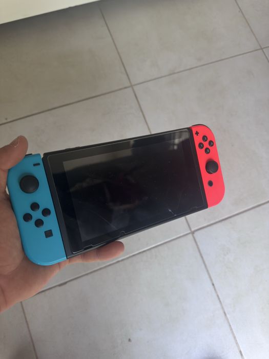 Nintendo Switch Neon 32GB (35GB Total) – Funcionando Perfeitamente
