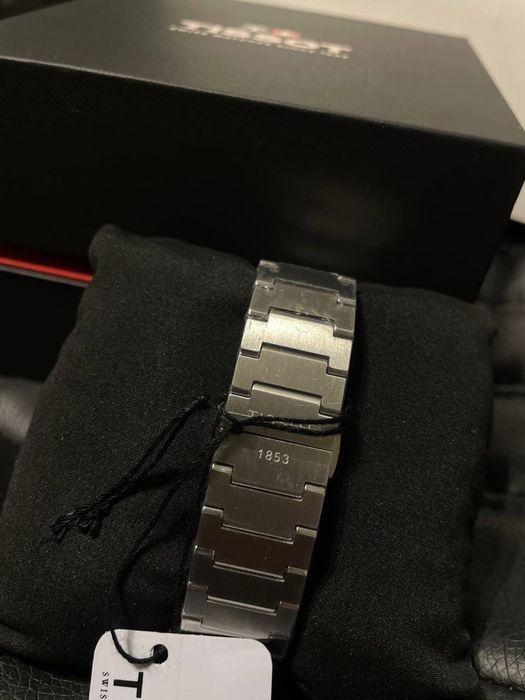 Продам часы tissot prx срочно
