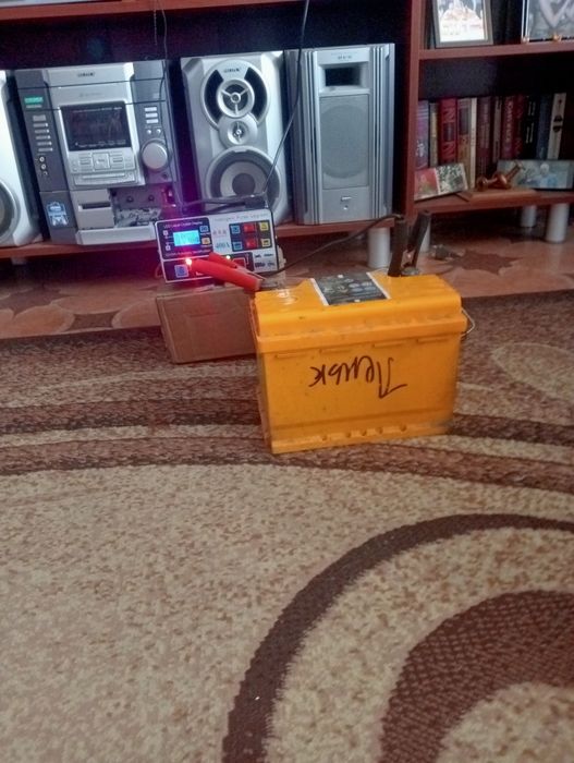Импульсное, автоматическое зарядное устройство 12/24 V. (400Ah)