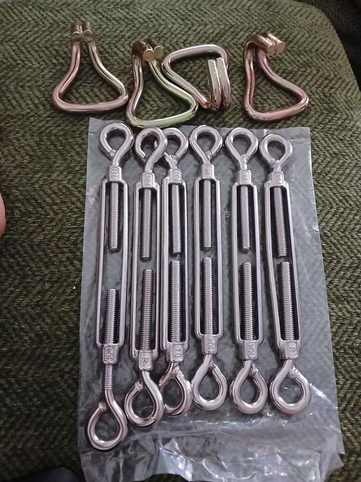 Broca  35 cm, 6 esticadores  e 4  fivelas de metal