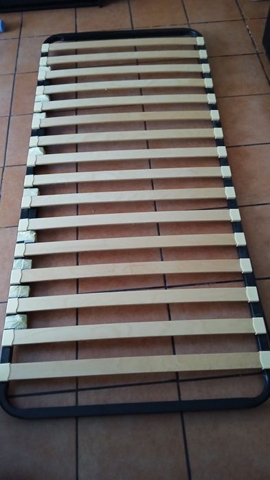 Estrado-cama individual  como novo