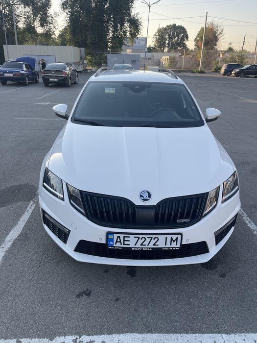 Skoda Octavia 2018 VIN TMBJK7NE2J0372839 фото оголошення 2 з 14