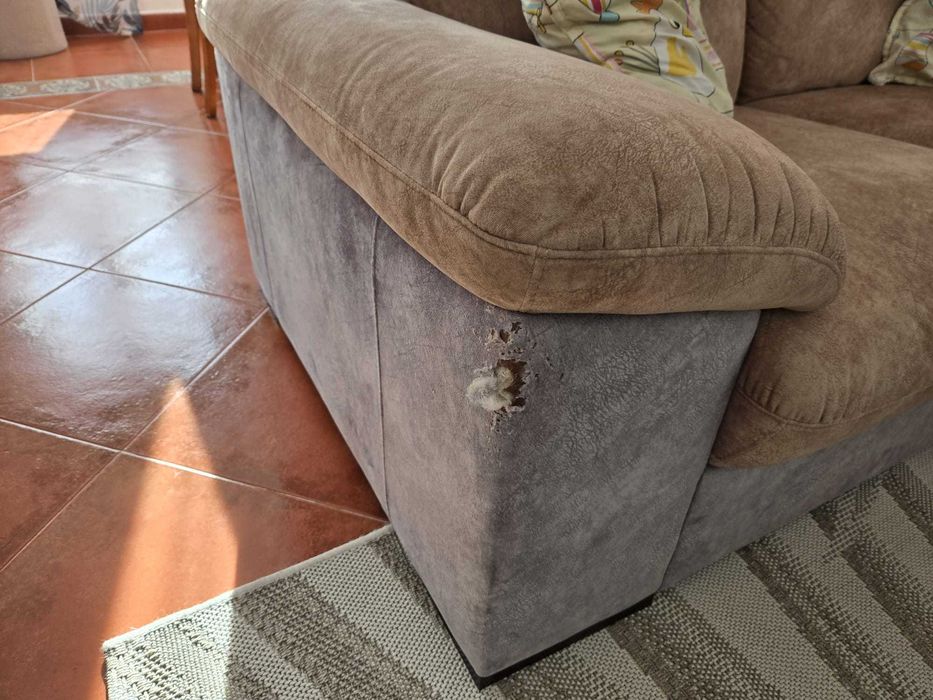 Sofá de dois lugares