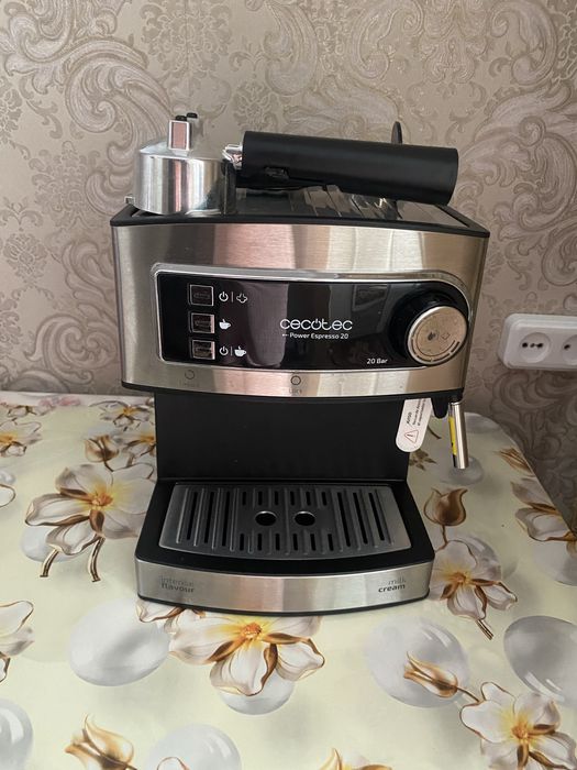 Продаю рожкову кавоварку