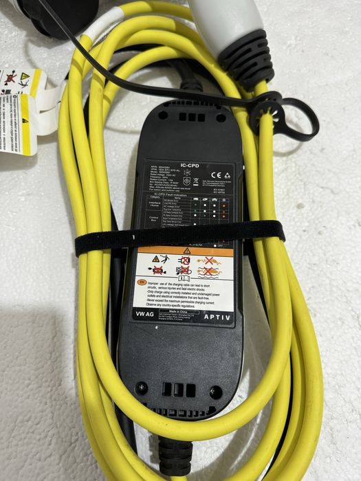 Зарядка Audi Q4 Etron Volkswagen E-Golf , ID3,D4,ID5,ID6 1EA971675AL