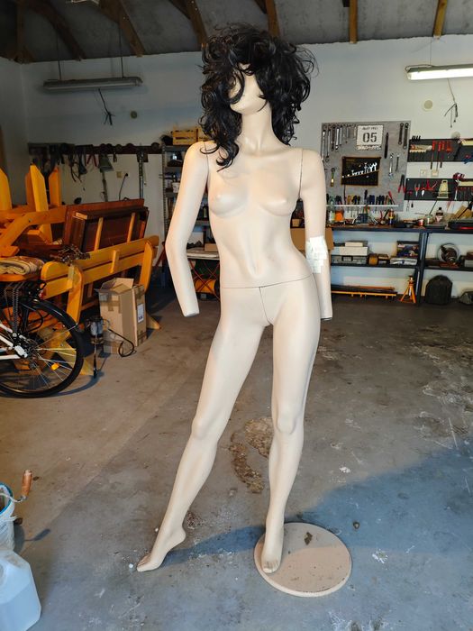 Manekin kobieta 2 m z peruką