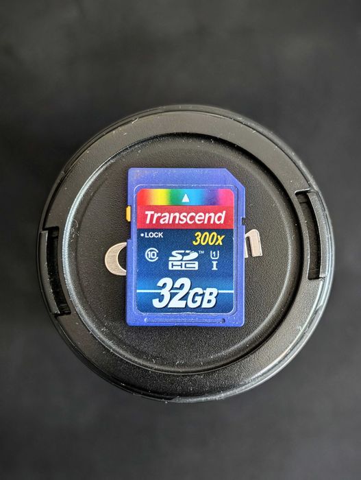 Canon EOS 550D + EF-S 18-55mm + EF 75-300mm | великий комплект