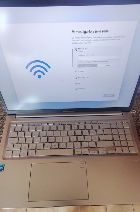 Vendo portátil ASUS vivobook