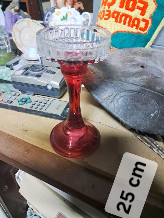Glass decanter with Bordeaux red