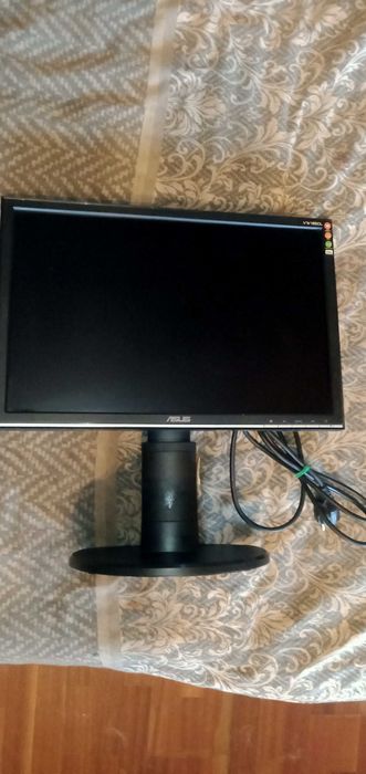 ЖК-монитор Asus VW195S.