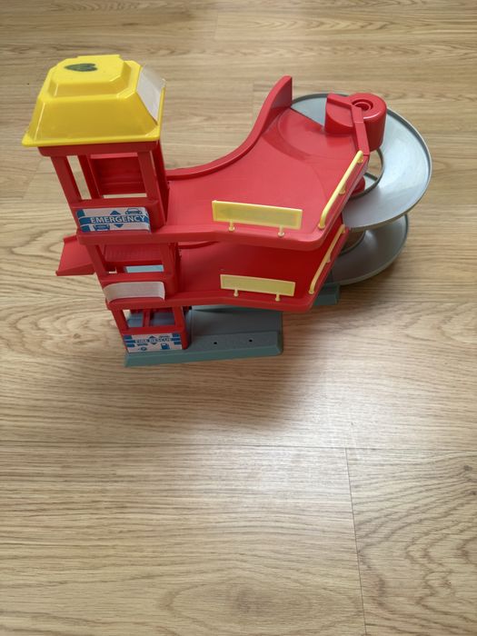 Brinquedo garagem e pista 3 pisos