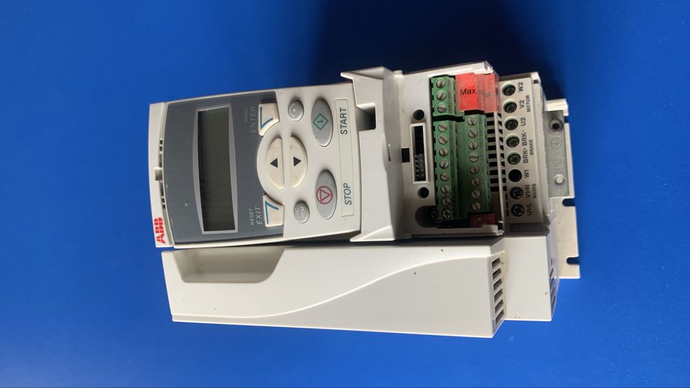 Перетворювач частоти ABB ACS355, P=2.2кВт