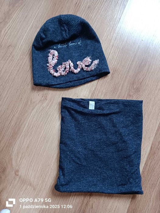 Zestaw Reserved czapka + komin