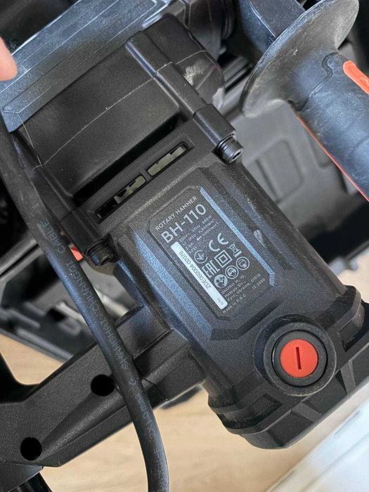 Перфоратор бочковий Dnipro-M BH-110 у кейсі
