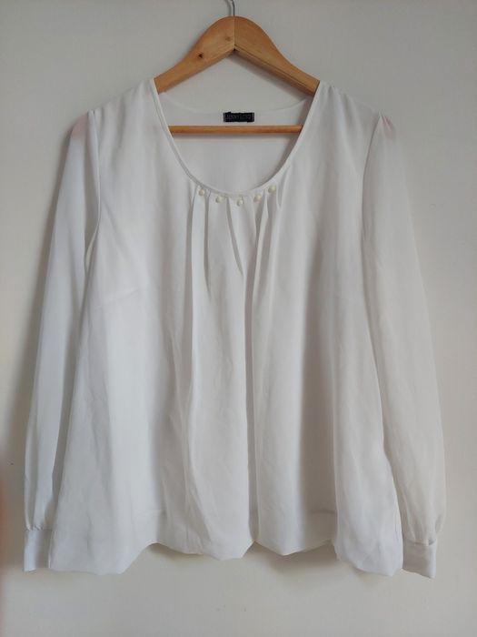 Biała bluzka damska z koralikami