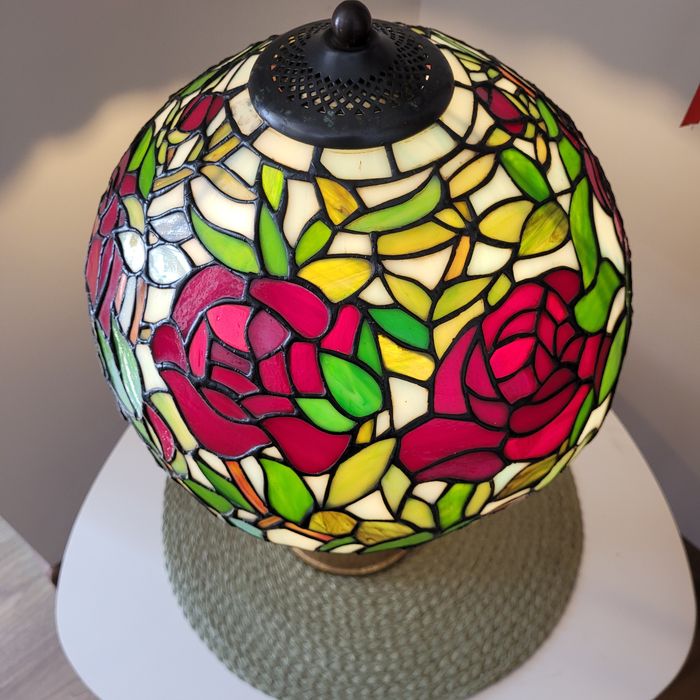 Lampa w stylu Tiffany