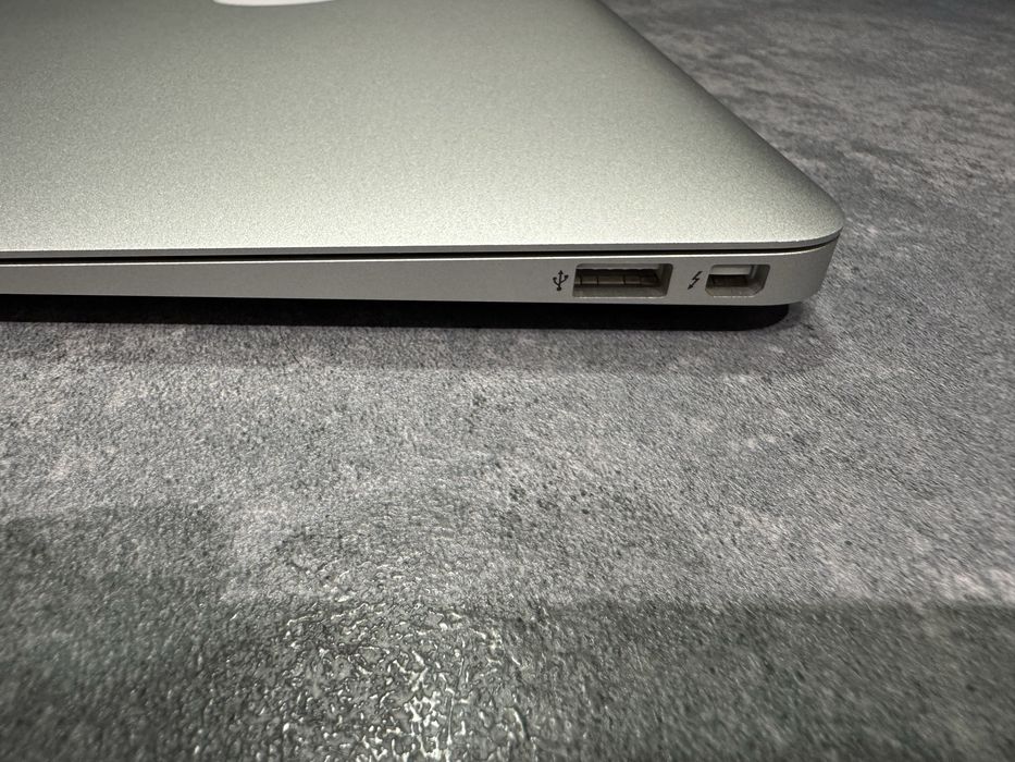Ноутбук 11.6'' Macbook Air A1465 (i5 1.6GHz/4/128) Silver