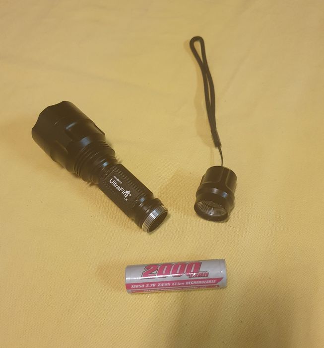 Lanterna Tática UltraFire C8 LED – Como Nova (C/ Bateria incluída)