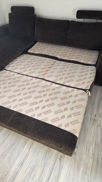 Brązowy narożnik kanapa wersalka z funkcją spania i dwoma schowkami