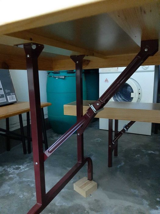 Mesa comprida nova para festas