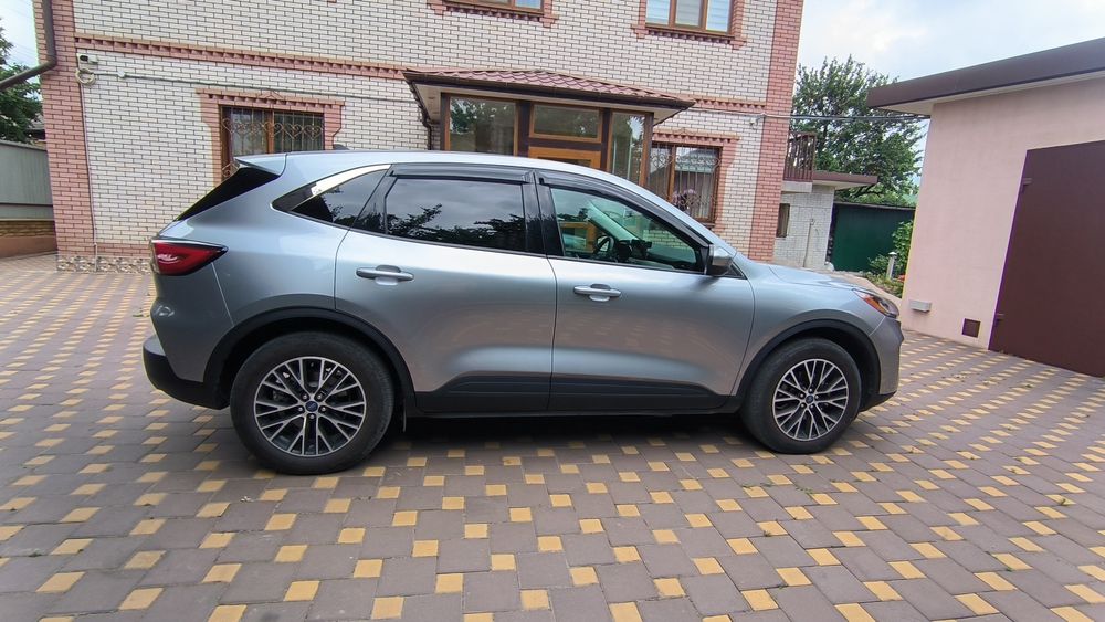 Ford Escape Гібрид PHEV (Plug-In Hybrid Electric Vehicle) 2021 року