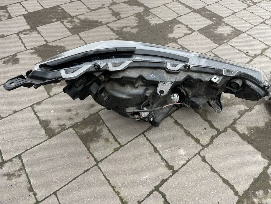 Toyota RAV4 фара перід комплект, лед європа