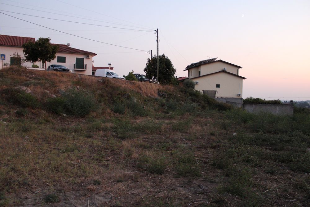 Lote 1220 m² Almeidinha – para construção, perto do centro de Mangualde