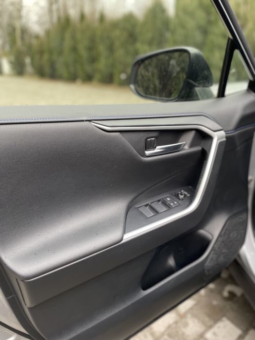 Продам автоToyota RAV4 HYBRID ОФІЦІАЛ