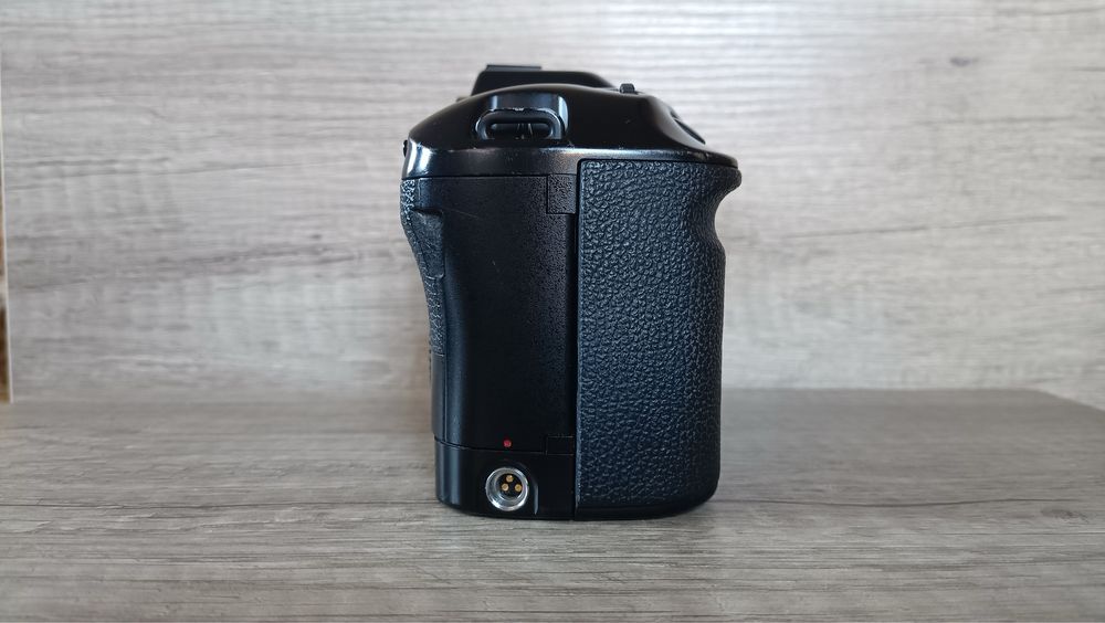 Плівкова камера Canon EOS-1 Ser.135406 Уважно ознайомтесь з описом!