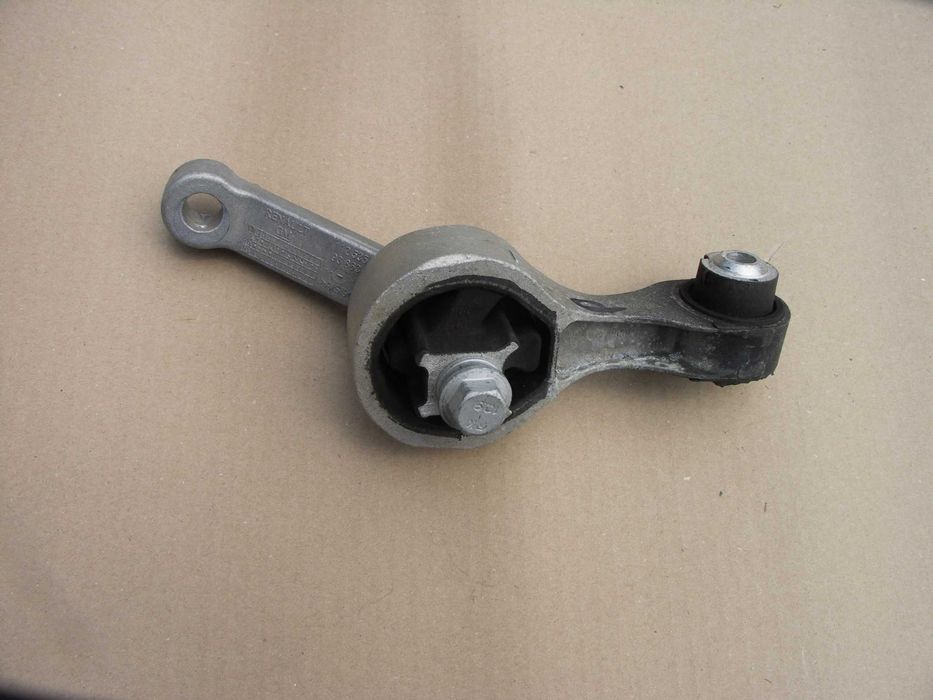 Wspornik mocowanie silnika Talento 2,0 Trafic III Vivaro II prawy