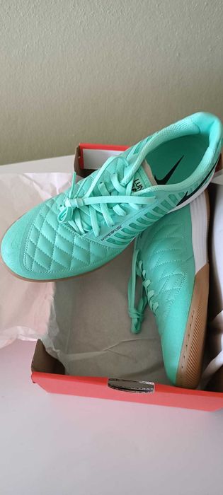 Sapatilhas de futsal lunar gato tamanho 41 - novas.