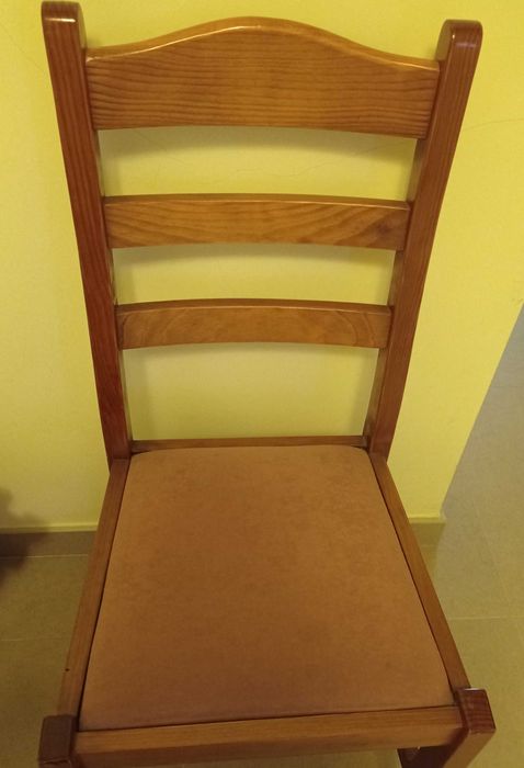 Cadeira em pinho mel