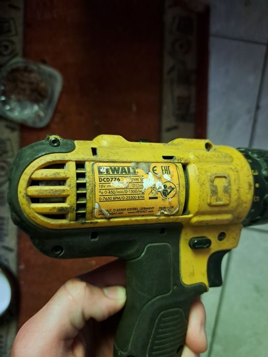 Wkrętarka dewalt z ladowarka stan bardzo dobry sprawne