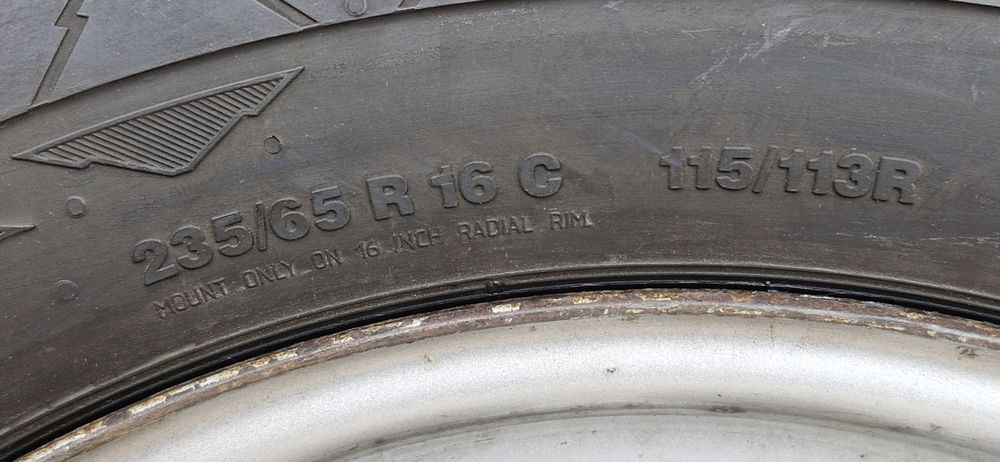 Jantes + pneu, roda suplente Mercedes Sprinter W906.  235/65R16C
